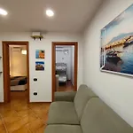 Chiaia House Vetriera Διαμέρισμα *