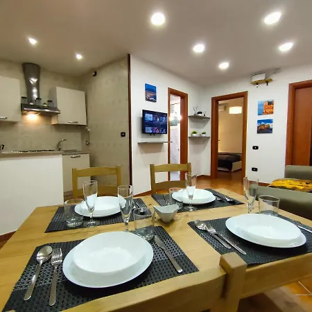 Chiaia House Vetriera Apartment Naples
