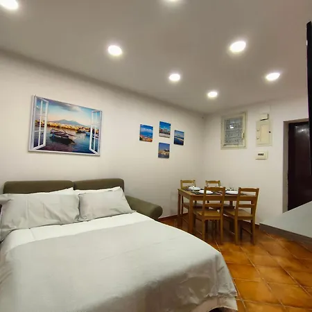 Chiaia House Vetriera Apartment Naples